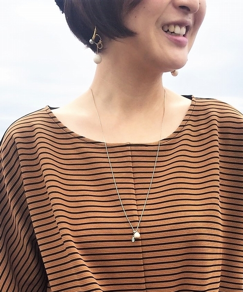 Q(キュー)の「スライドパールネックレス(ネックレス・レディース・ゴールド・ONE SIZE)」の4枚目の写真