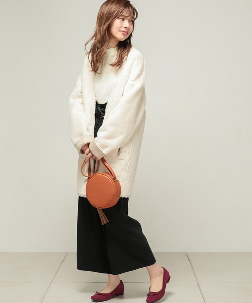 natural couture(ナチュラルクチュール)の「フェイクムートンリバーシブルコート(ムートンコート・レディース・アイボリー/ライトグレー/キャメル/ピンクベージュ・FREE)」の13枚目の写真