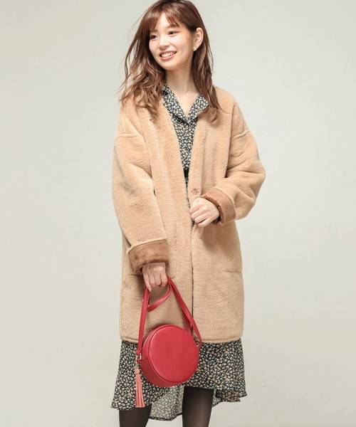 natural couture(ナチュラルクチュール)の「フェイクムートンリバーシブルコート(ムートンコート・レディース・アイボリー/ライトグレー/キャメル/ピンクベージュ・FREE)」の19枚目の写真