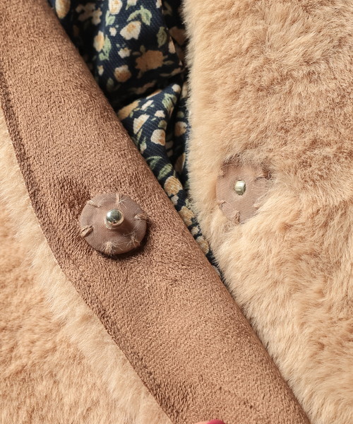 natural couture(ナチュラルクチュール)の「フェイクムートンリバーシブルコート(ムートンコート・レディース・アイボリー/ライトグレー/キャメル/ピンクベージュ・FREE)」の17枚目の写真