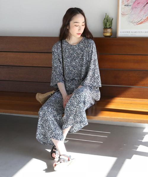 【週末お値下げ】GANNI クレープ素材パンツ　(花柄） 週末お値下げ】GANNI クレープ素材パンツ (花柄） 週末お値下げ