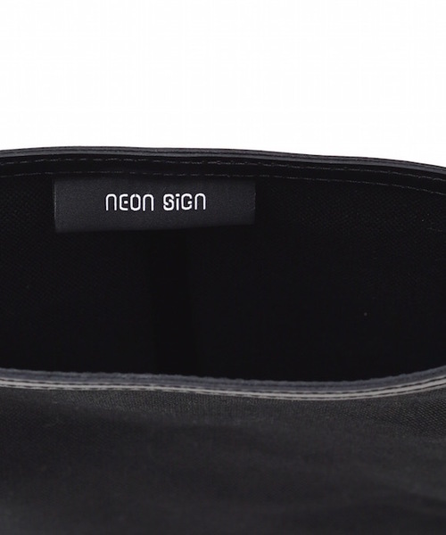 NEONSIGN（ネオンサイン）の「NEON SIGN x KAIKO BUCKET BAG（ショルダーバッグ・メンズ・ブラック/オフホワイト・FREE）」の12枚目の写真