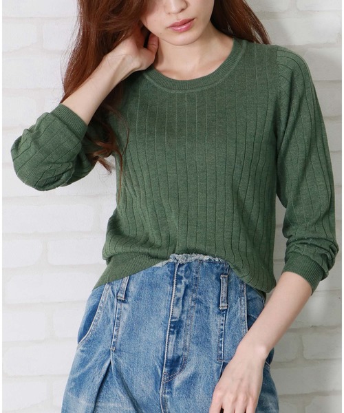 HER CLOSET(ハークローゼット)の「【HERCLOSET】クルーネックワイドリブベーシックニット(ニット/セーター・レディース・ホワイト/ライトブルー/ブラック/パープル/ネイビー/グレー/オリーブ/イエロー/ラベンダー/サーモンピンク・M)」の4枚目の写真