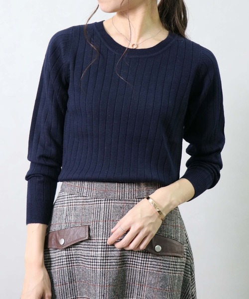 HER CLOSET(ハークローゼット)の「【HERCLOSET】クルーネックワイドリブベーシックニット(ニット/セーター・レディース・ホワイト/ライトブルー/ブラック/パープル/ネイビー/グレー/オリーブ/イエロー/ラベンダー/サーモンピンク・M)」の6枚目の写真