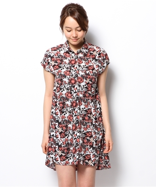 LOUNGEDRESS（ラウンジドレス）の「花柄ワンピース（ワンピース・レディース・ピンク/ブルー・ﾌﾘ-）」の3枚目の写真