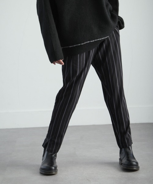 NILWAY（ニルウェイ）の「ドレープポリトロ裾スリットテーパードパンツ（その他パンツ・メンズ・ブラック/ベージュ/ブラウン/ブラック系その他/ベージュ系その他/レッド系その他/グレイッシュベージュ/アイボリー・MEDIUM/LARGE/X-LARGE）」の4枚目の写真