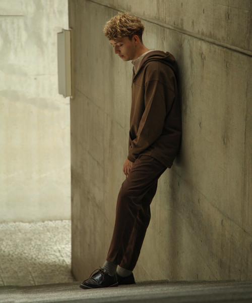 NILWAY（ニルウェイ）の「ドレープポリトロ裾スリットテーパードパンツ（その他パンツ・メンズ・ブラック/ベージュ/ブラウン/ブラック系その他/ベージュ系その他/レッド系その他/グレイッシュベージュ/アイボリー・MEDIUM/LARGE/X-LARGE）」の12枚目の写真