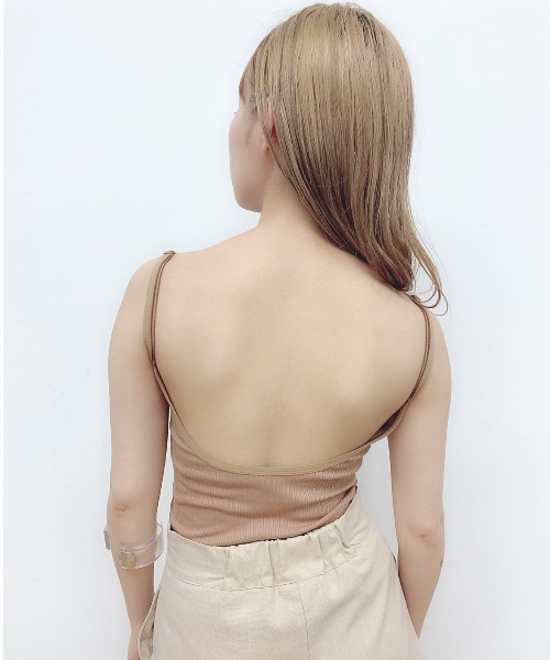 VANNIE U（ヴァニーユー）の「バックオープンカップ付きキャミソール（キャミソール・レディース・ベージュ/ブラック/ホワイト/ブラウン/モカ・FREE）」の14枚目の写真