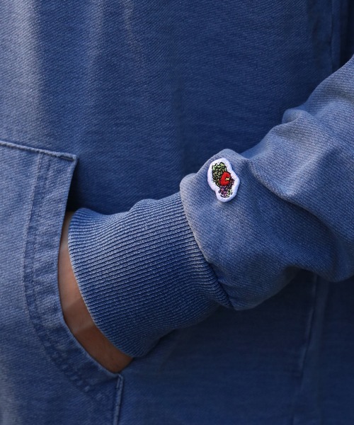 FRUIT OF THE LOOM(フルーツオブザルーム)の「ZOZO限定インディゴ裏毛プリントパーカー / スウェット / 長袖 / プリント / カジュアル / ユニセックス(パーカー・レディース・インディゴブルー/ブルー・S/M/L/XL)」の7枚目の写真