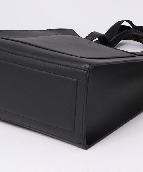 one way（ワンウェイ）の「【oneway】縦型2WAYバッグ（ショルダーバッグ・レディース・ブラック/ブラック系その他/ダークブラウン/ベージュ・FREE）」の6枚目の写真