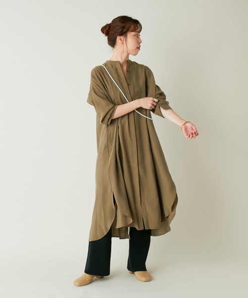 SHENERY（シーナリー）の「フロントヨーク切替シャツワンピース（シャツワンピース・レディース・オフホワイト/ベージュ/カーキ/ボルドー・FREE）」の7枚目の写真