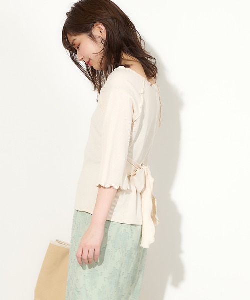 natural couture(ナチュラルクチュール)の「【WEB限定】ウエストリボンメロウタックルトップス(Tシャツ/カットソー・レディース・ブラック/アイボリー/ミント/モカ・FREE)」の1枚目の写真