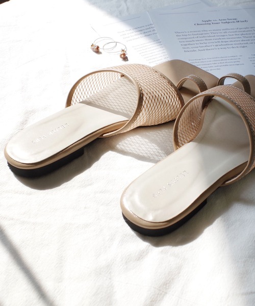 AmiAmi（アミアミ）の「メッシュフラットトングサンダル（サンダル・レディース・ベージュ/アイボリー/ブラック・LL/S/M/L）」の17枚目の写真