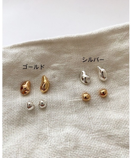 mou（モウ）の「2カラーミニピアス（ピアス（両耳用）・レディース・シルバー/ゴールド・FREE）」の3枚目の写真