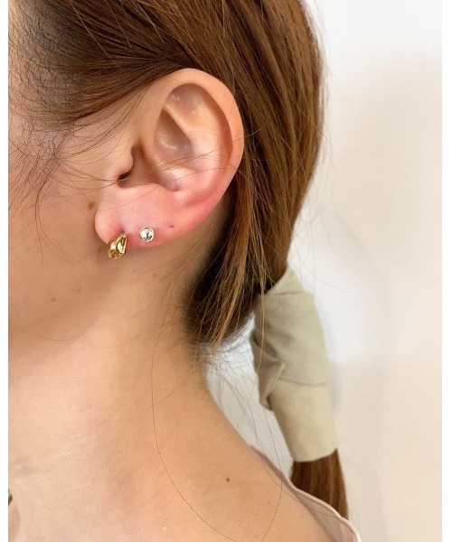 mou（モウ）の「2カラーミニピアス（ピアス（両耳用）・レディース・シルバー/ゴールド・FREE）」の10枚目の写真