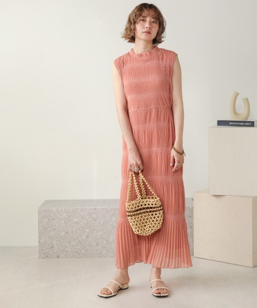 Bab(バブ)の「【WEB限定】しわプリーツノースリーブワンピース(ワンピース・レディース・チャコールグレー/カーキ/ピンク・38)」の6枚目の写真