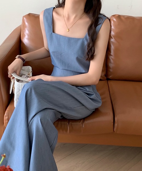 emi+（エミプラス）の「スクエアネックタンクトップ＋ハイウエストタックワイドパンツ セットアップ（セットアップ・レディース・ブラック/アイボリー/ベージュ/グレー/ネイビー/ライトグレー/カーキ/ブルー/ブラウン・FREE）」の9枚目の写真