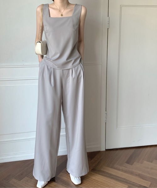 emi+（エミプラス）の「スクエアネックタンクトップ＋ハイウエストタックワイドパンツ セットアップ（セットアップ・レディース・ブラック/アイボリー/ベージュ/グレー/ネイビー/ライトグレー/カーキ/ブルー/ブラウン・FREE）」の20枚目の写真