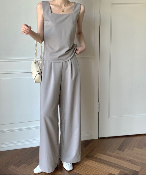 emi+（エミプラス）の「スクエアネックタンクトップ＋ハイウエストタックワイドパンツ セットアップ（セットアップ・レディース・ブラック/アイボリー/ベージュ/グレー/ネイビー/ライトグレー/カーキ/ブルー/ブラウン・FREE）」の19枚目の写真