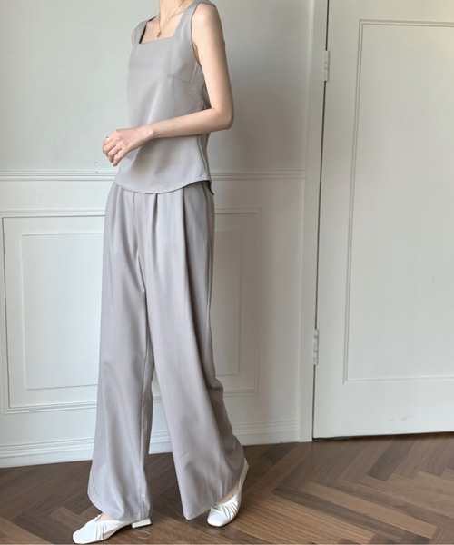 emi+（エミプラス）の「スクエアネックタンクトップ＋ハイウエストタックワイドパンツ セットアップ（セットアップ・レディース・ブラック/アイボリー/ベージュ/グレー/ネイビー/ライトグレー/カーキ/ブルー/ブラウン・FREE）」の18枚目の写真