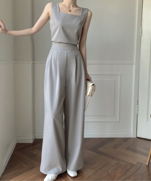 emi+（エミプラス）の「スクエアネックタンクトップ＋ハイウエストタックワイドパンツ セットアップ（セットアップ・レディース・ブラック/アイボリー/ベージュ/グレー/ネイビー/ライトグレー/カーキ/ブルー/ブラウン・FREE）」の16枚目の写真