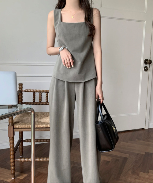 emi+（エミプラス）の「スクエアネックタンクトップ＋ハイウエスト