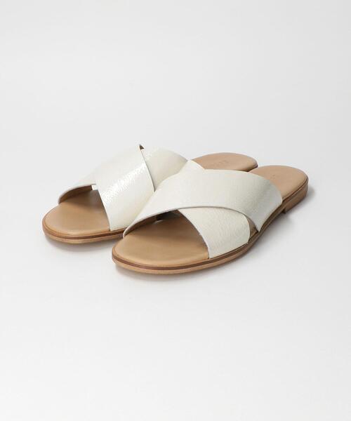 BE CALLEJON（ビーカジェホン）の「＜BE CALLEJON＞レザーエナメル クロススライダーサンダル（サンダル・レディース・ダークブラウン/オフホワイト・38/39/36/37）」の9枚目の写真