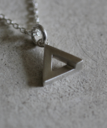 rehacer : × ANIKULAPO Triangle Necklace / アニクラポ コラボ トライアングル ネックレス