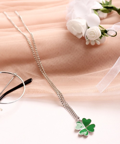 FUNALIVE（ファンアライブ）の「JON フラワーチャームネックレス　スマイル　クローバー　韓国製（ネックレス・メンズ・E/M/F/B/J/C/K/H/D/L/G/A/I/T/S/O/W/N/V/Q/R/U/P・FREE）」の7枚目の写真