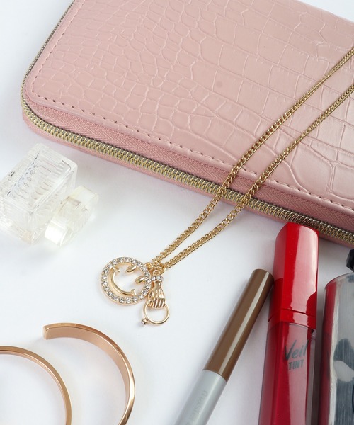 FUNALIVE（ファンアライブ）の「JON フラワーチャームネックレス　スマイル　クローバー　韓国製（ネックレス・メンズ・E/M/F/B/J/C/K/H/D/L/G/A/I/T/S/O/W/N/V/Q/R/U/P・FREE）」の18枚目の写真