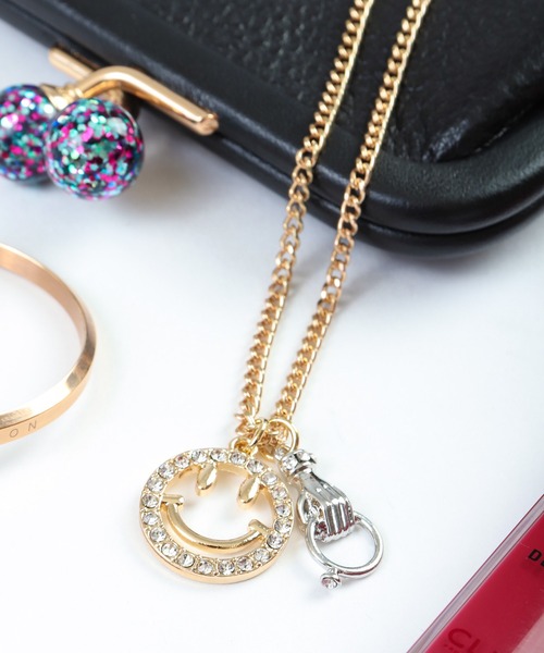 FUNALIVE（ファンアライブ）の「JON フラワーチャームネックレス　スマイル　クローバー　韓国製（ネックレス・メンズ・E/M/F/B/J/C/K/H/D/L/G/A/I/T/S/O/W/N/V/Q/R/U/P・FREE）」の19枚目の写真