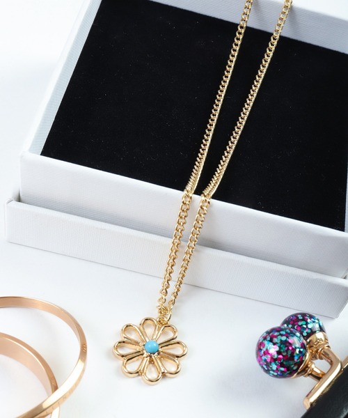 FUNALIVE（ファンアライブ）の「JON フラワーチャームネックレス　スマイル　クローバー　韓国製（ネックレス・メンズ・E/M/F/B/J/C/K/H/D/L/G/A/I/T/S/O/W/N/V/Q/R/U/P・FREE）」の21枚目の写真