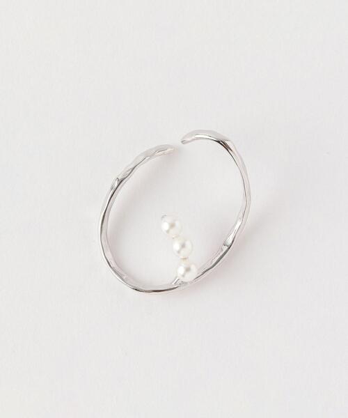 green label relaxing(グリーンレーベルリラクシング)の「フェイクパール & メタルフレーム イヤカフ イヤーカフ(イヤーカフ・レディース・シルバー/ゴールド・FREE)」の2枚目の写真