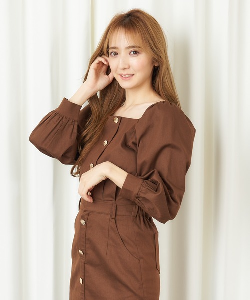 MIIA(ミーア)の「ビジュー付デニムトップス(シャツ/ブラウス・レディース・ブラック/ブラウン/インディゴブルー・FREE)」の9枚目の写真