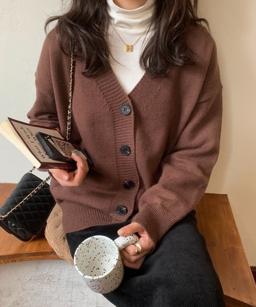 Diosfront（ディオスフロント）の「オーバーサイズVネックカーディガン（カーディガン/ボレロ・レディース・ブラック/チャコールグレー/ブラウン・FREE）」の2枚目の写真