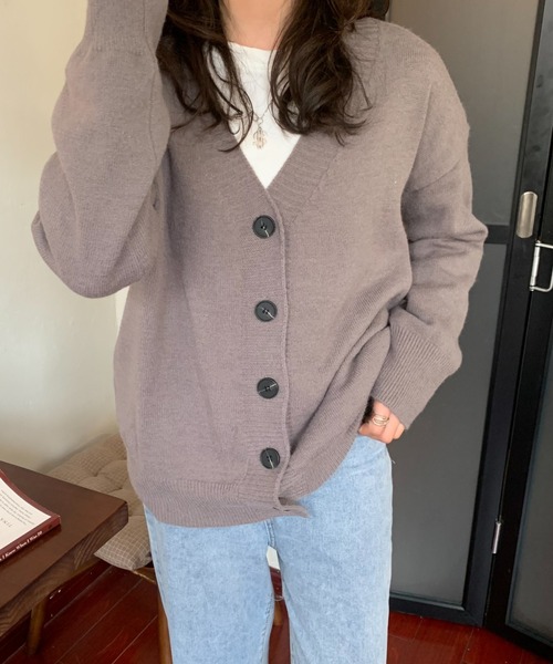 Diosfront（ディオスフロント）の「オーバーサイズVネックカーディガン（カーディガン/ボレロ・レディース・ブラック/チャコールグレー/ブラウン・FREE）」の17枚目の写真