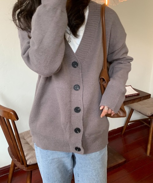 Diosfront（ディオスフロント）の「オーバーサイズVネックカーディガン（カーディガン/ボレロ・レディース・ブラック/チャコールグレー/ブラウン・FREE）」の16枚目の写真