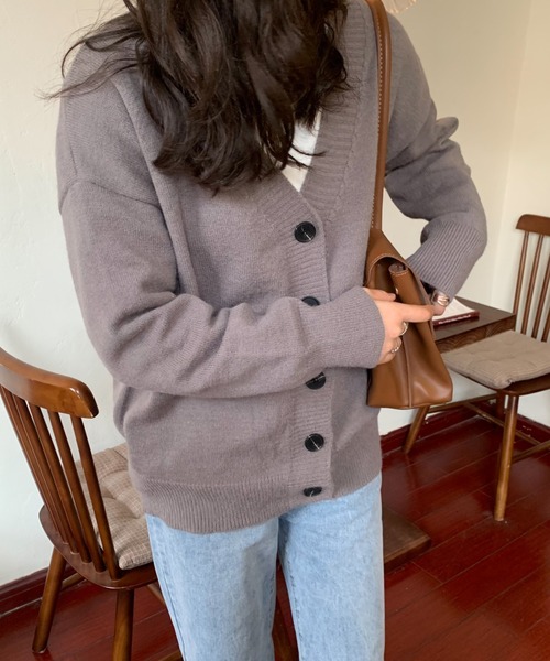 Diosfront（ディオスフロント）の「オーバーサイズVネックカーディガン（カーディガン/ボレロ・レディース・ブラック/チャコールグレー/ブラウン・FREE）」の15枚目の写真