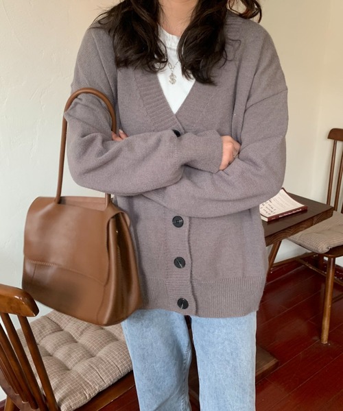 Diosfront（ディオスフロント）の「オーバーサイズVネックカーディガン（カーディガン/ボレロ・レディース・ブラック/チャコールグレー/ブラウン・FREE）」の7枚目の写真