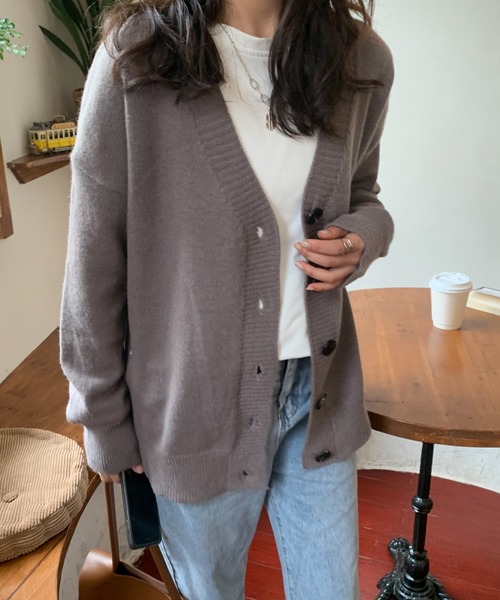 Diosfront（ディオスフロント）の「オーバーサイズVネックカーディガン（カーディガン/ボレロ・レディース・ブラック/チャコールグレー/ブラウン・FREE）」の20枚目の写真