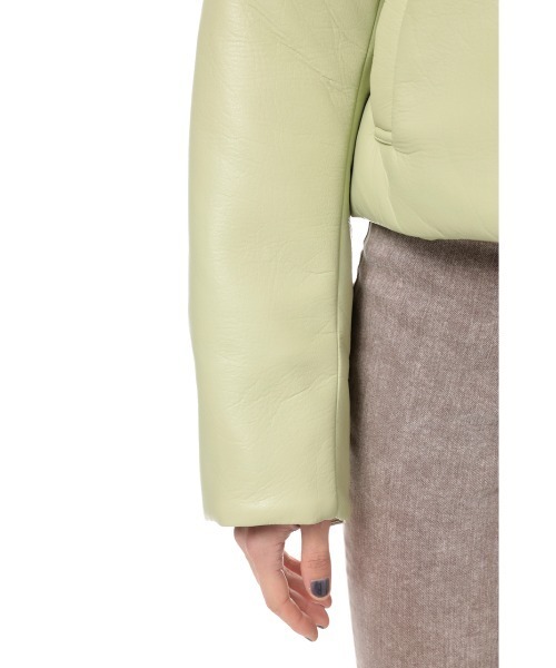 SLY（スライ）の「VEGAN LEATHER PUFFER JK ビーガンレザー ジャケット（ブルゾン・レディース・ライトグリーン/ライトベージュ・FREE）」の17枚目の写真