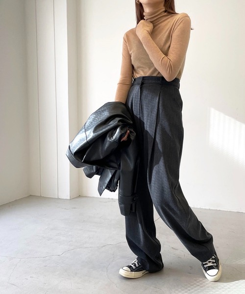 CANAL JEAN(キャナルジーン)の「via j(ヴィアジェイ) テンセルウールハイネックロングTシャツ(Tシャツ/カットソー・レディース・ブラック/オレンジ/ブルー/グリーン/アイボリー・ONE SIZE)」の19枚目の写真