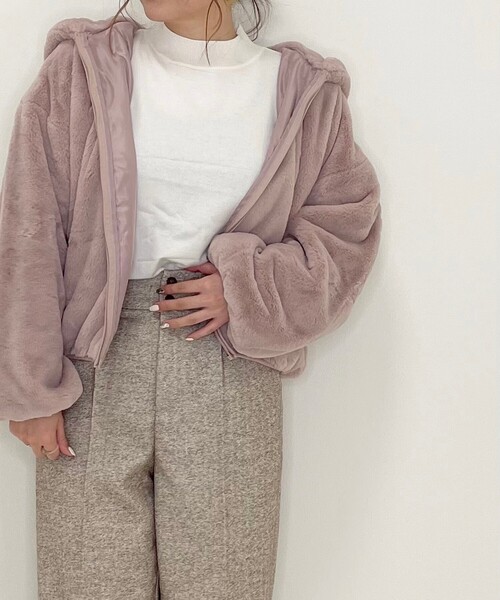 SHOO・LA・RUE(シューラルー)の「◆ちくちくしにくい!ベーシックなモックネックニット(ニット/セーター・レディース・ブラック/アイボリー/ピンク系その他/ベージュ系その他2・02/03/04/05)」の2枚目の写真