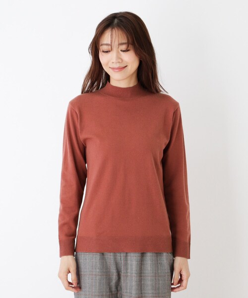 SHOO・LA・RUE(シューラルー)の「◆ちくちくしにくい!ベーシックなモックネックニット(ニット/セーター・レディース・ブラック/アイボリー/ピンク系その他/ベージュ系その他2・02/03/04/05)」の15枚目の写真