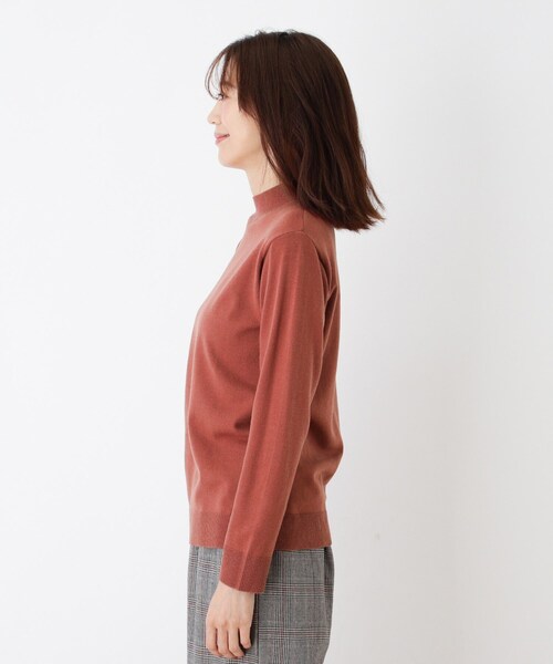 SHOO・LA・RUE(シューラルー)の「◆ちくちくしにくい!ベーシックなモックネックニット(ニット/セーター・レディース・ブラック/アイボリー/ピンク系その他/ベージュ系その他2・02/03/04/05)」の16枚目の写真