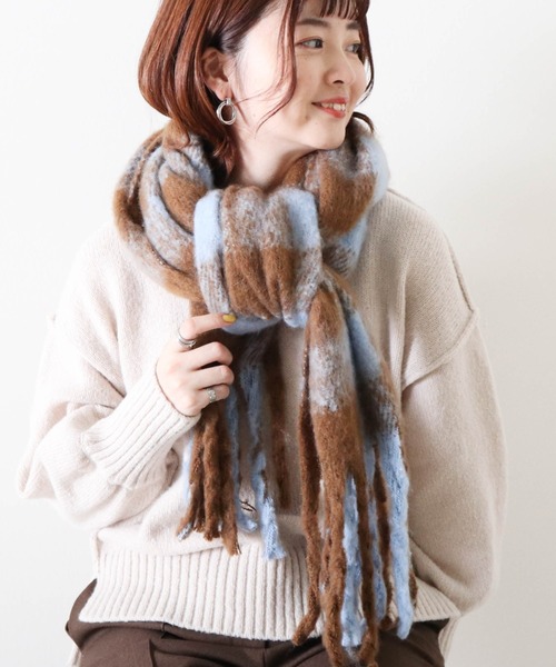 Cheek（チーク）の「大判チェックフリンジマフラー（マフラー・レディース・ブラック/ベージュ/ブラウン・MEDIUM）」の2枚目の写真