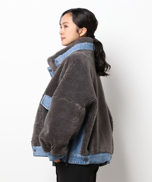 TITE IN THE STORE(ティテ インザ ストア)の「デニムドッキングボアショートムートンコート(ムートンコート・レディース・チャコールグレー/ベージュ・38)」の4枚目の写真