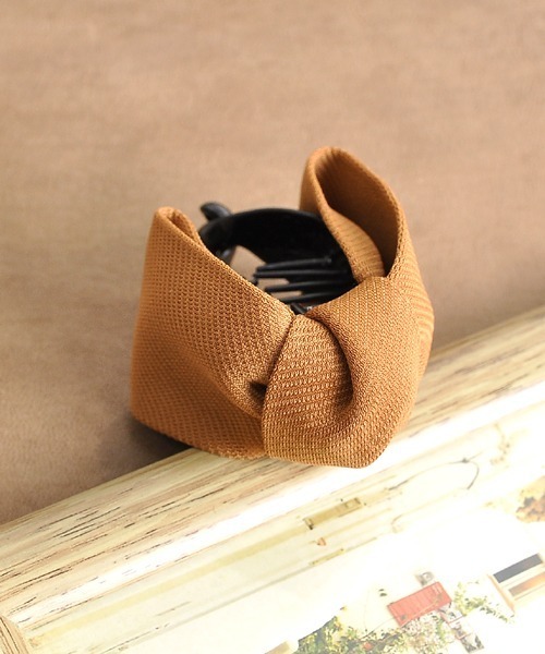 TONE SELECT GOODS（トーンセレクトグッズ）の「【float】リボン バナナクリップ【7色展開】（バレッタ/ヘアクリップ・レディース・ワイン/ブルー/ブラック/ブラウン/ワインレッド/ネイビー/ピンクベージュ・FREE）」の8枚目の写真