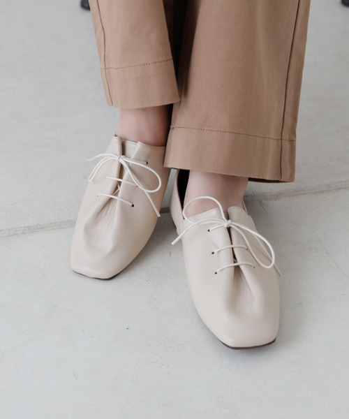 CIAOPANIC TYPY(チャオパニックティピー)の「レースアップバブーシュ(その他シューズ・レディース・ブラック/アイボリー/グレイッシュベージュ・38/36/37)」の2枚目の写真