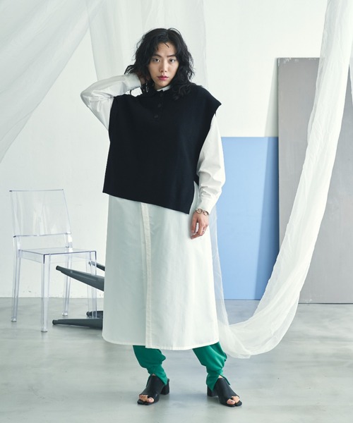 VACANCY（ヴァカンシー）の「ポロニットベスト（ベスト・レディース・ブラック/グレイッシュベージュ・FREE）」の6枚目の写真